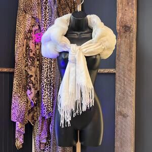 Pashmina Style Wrap Scarf White Faux Fur NWOT
